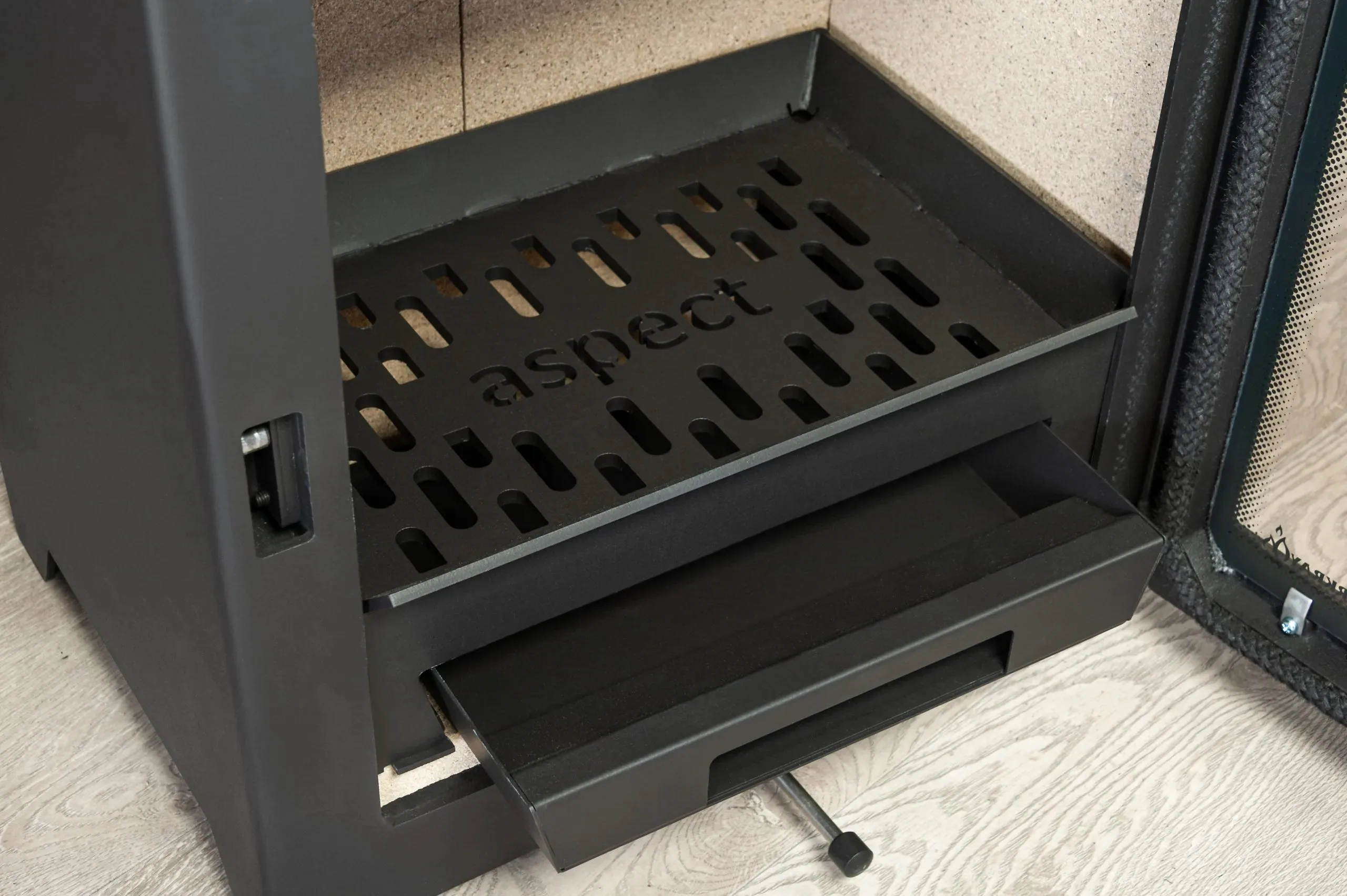 Hunter Aspect 5 Eco multi-fuel stove, close-up detail